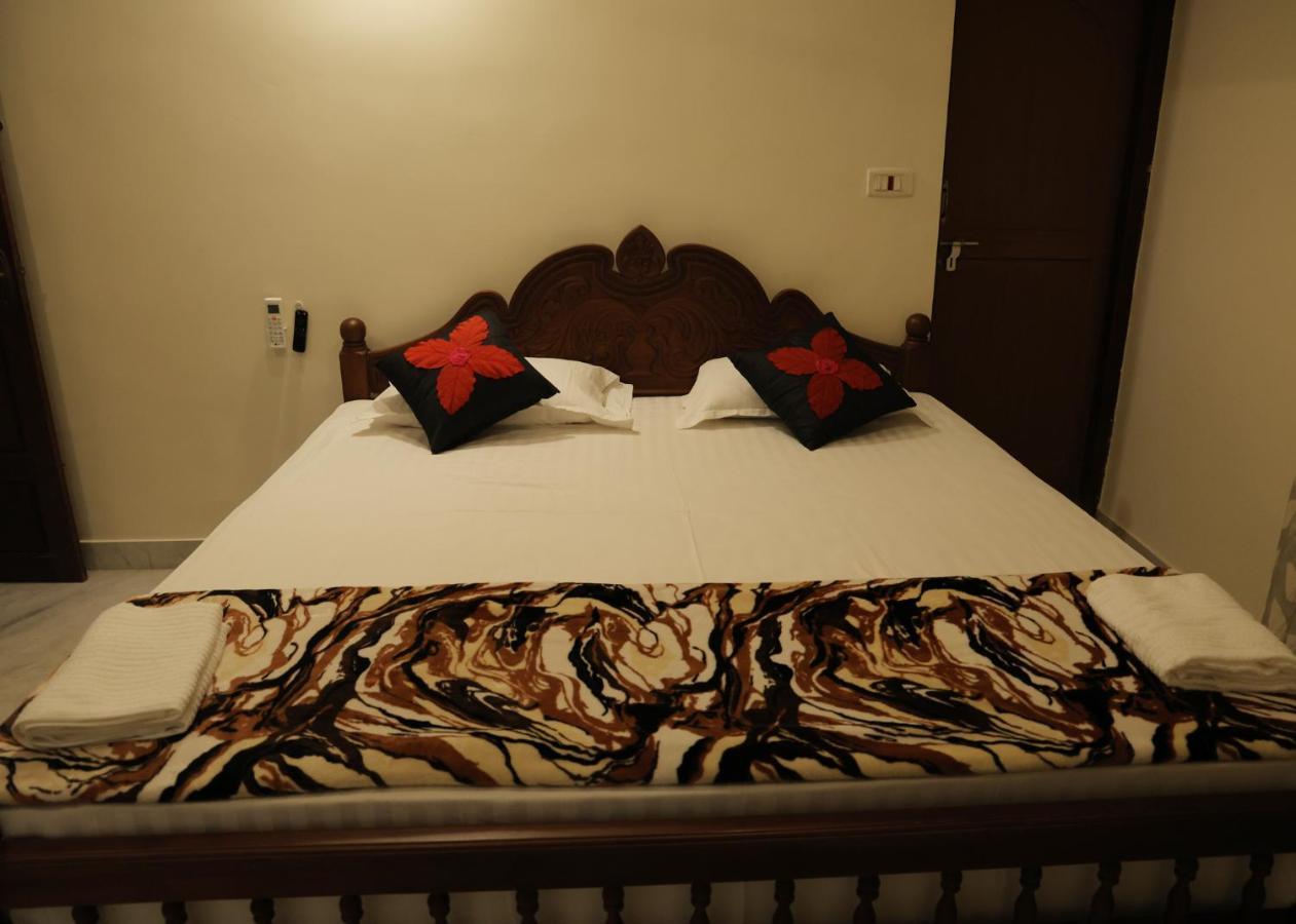 Malpans Mansion Hotell Nedumbassery Eksteriør bilde